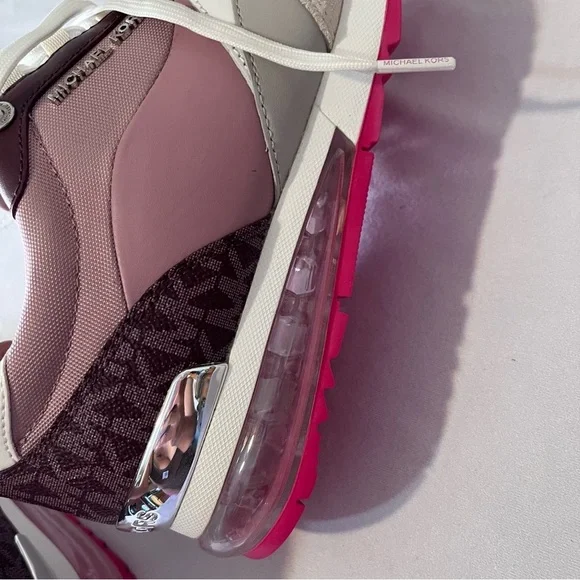 Michael Kors Fashion Sneakers Size 7 – Authentic - Picture 2 of 10